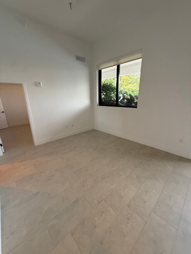 Photo - 2509 NE 182nd St Unit A2