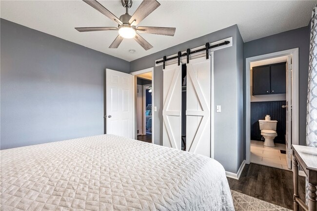 Photo - 110 SE 13th St