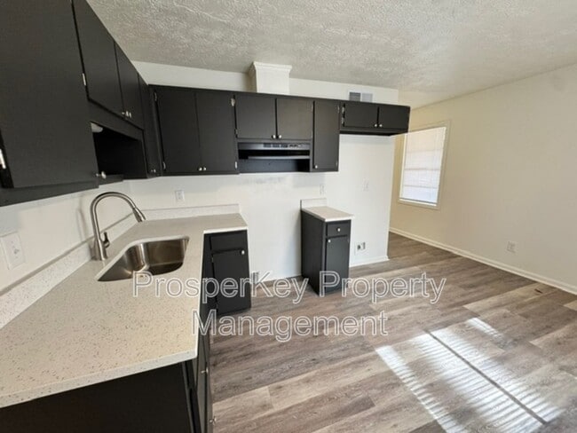 Photo - 4846 Maplewood Dr