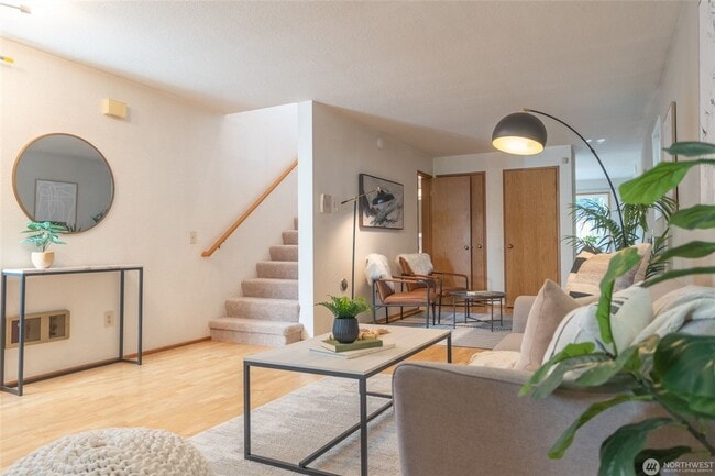 2bd/1.5ba Seattle House - 2bd/1.5ba Seattle House