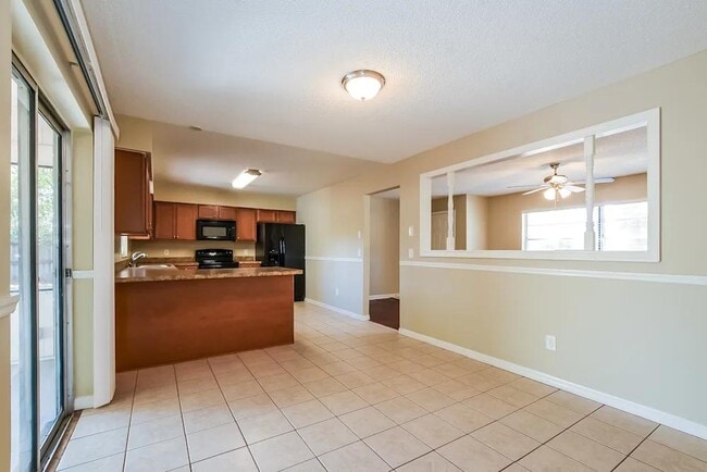 Photo - 102 Laguna Ct