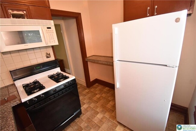 Photo - 215 Cattell St Unit 2nd Floor