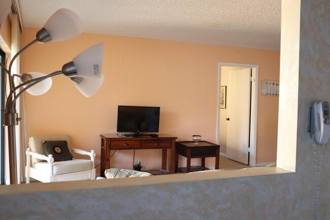 Photo - 87 Capri B Unit B