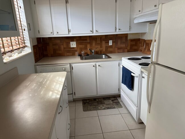 Building Photo - 192 Waltham H