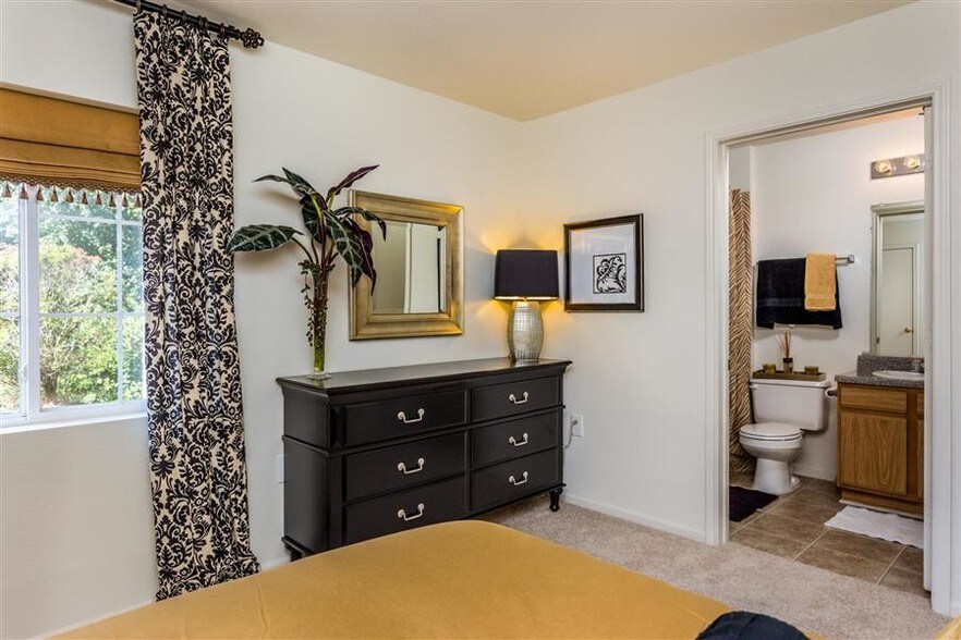 Eagle Point Village Apartments For Rent in Fayetteville, NC