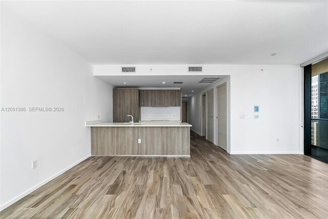 Photo - 801 S Miami Ave Unidad 3704