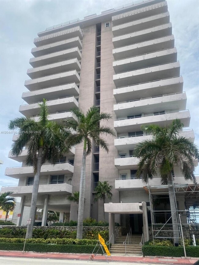 Building Photo - 9225 Collins Ave Unit 303