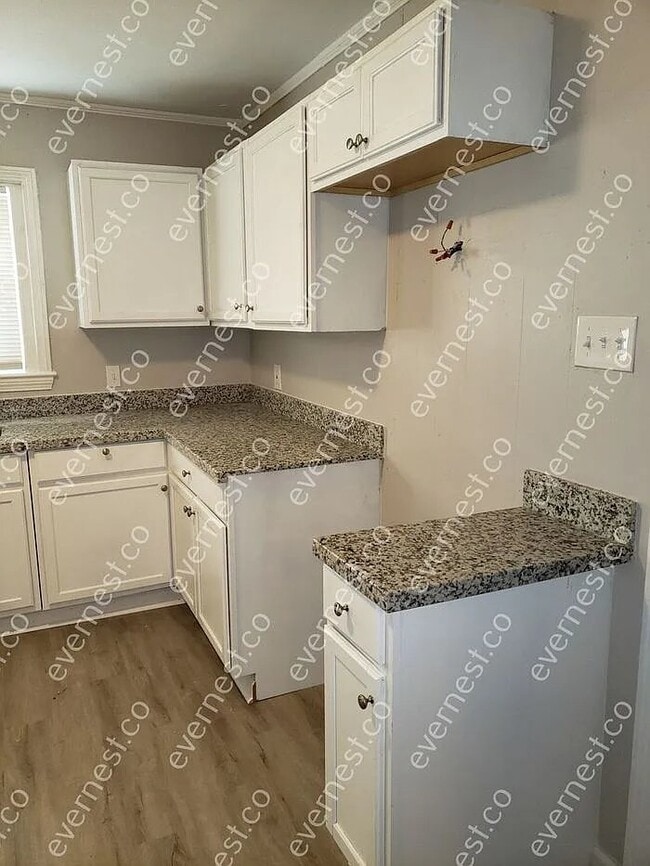 Photo - 729 McCluer Rd