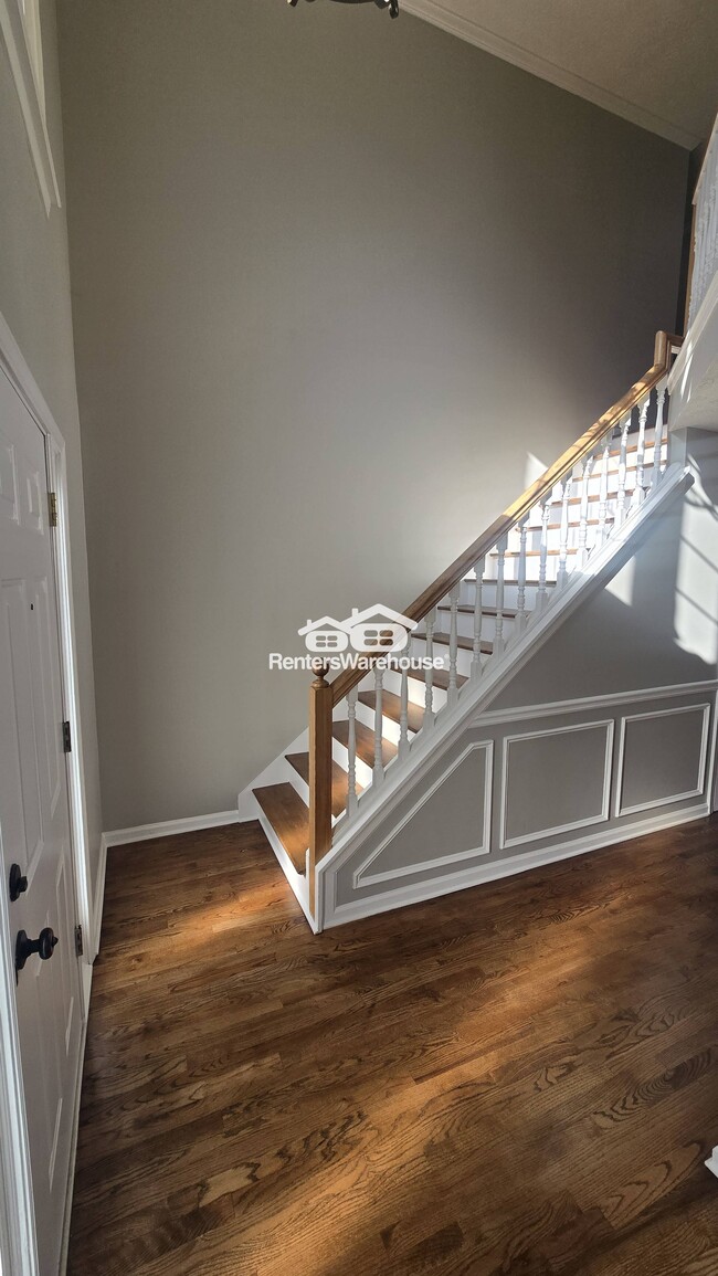 Photo - 852 Rockfount Way