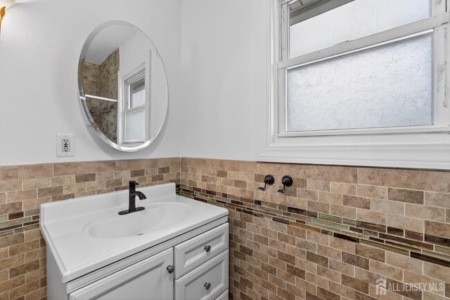 Photo - 47 Marion St