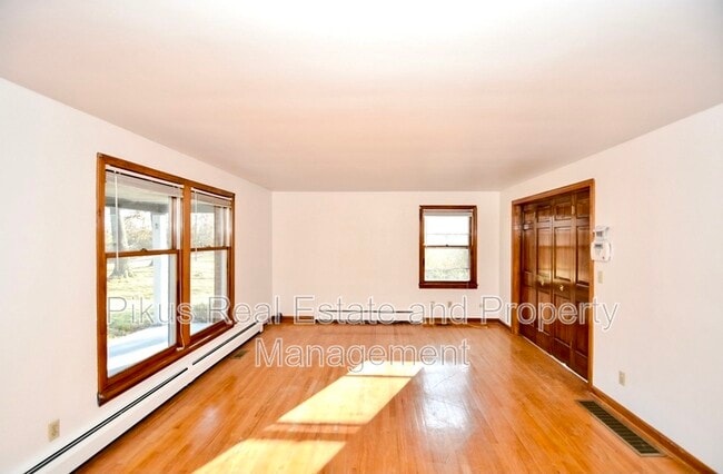 Photo - 4305 42nd St NW