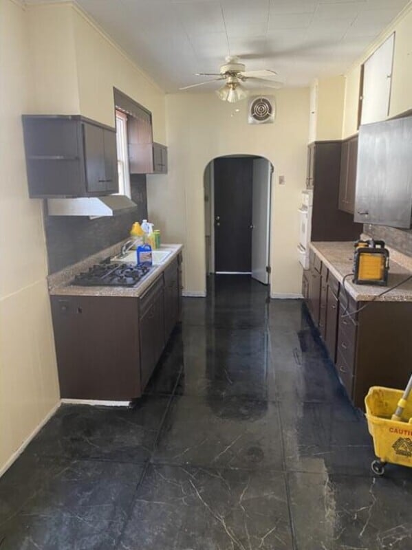 Photo - 4920 N Hutchinson St