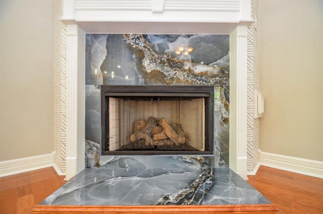 Photo - 759 Forest Ln Dr House