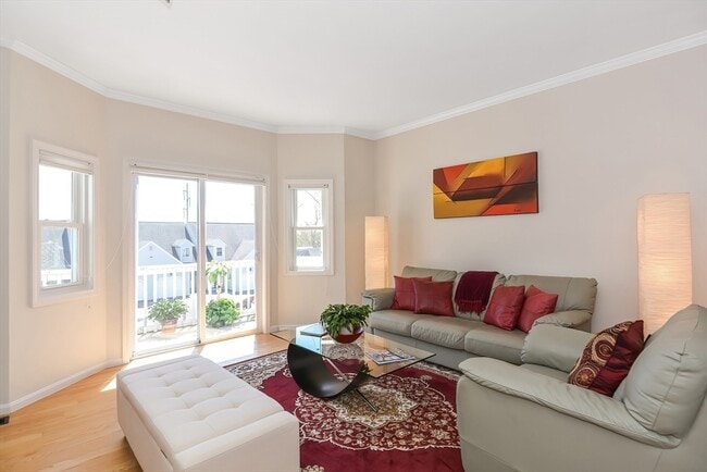 Photo - 109 Salem St