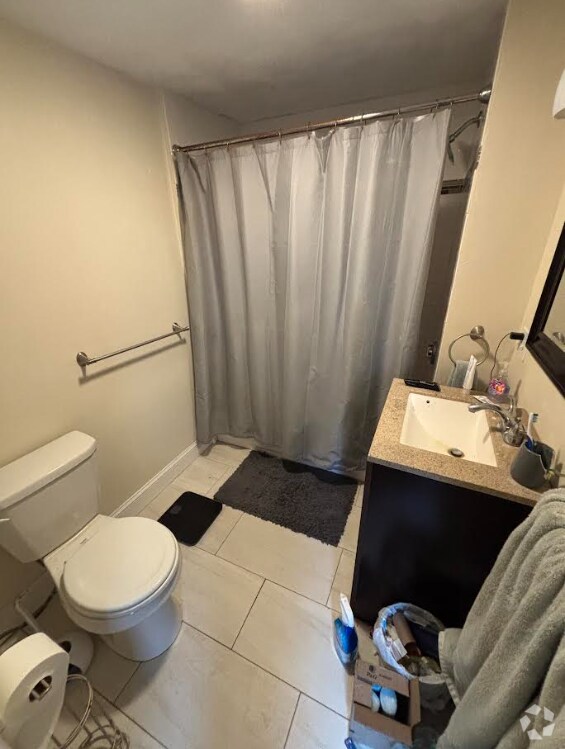 Building Photo - 21 Hall St Unit 2 Rental