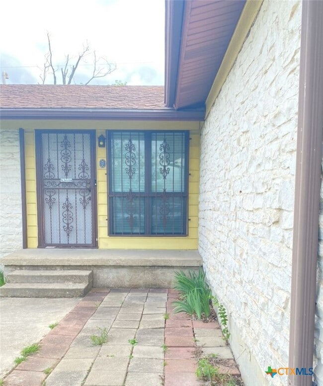 Photo - 1208 West Ln