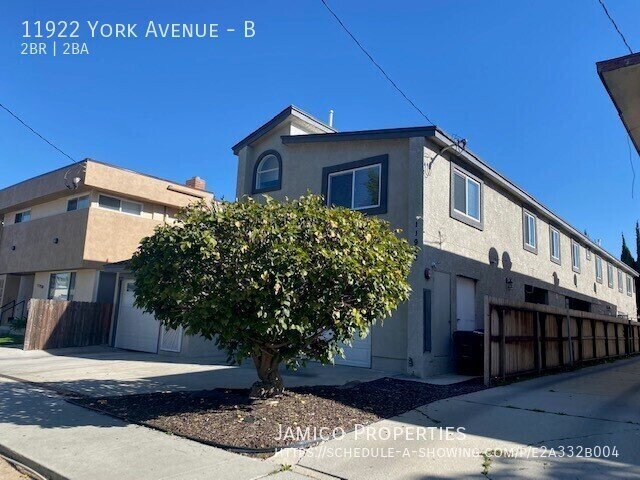 11922 York Ave Unidad B