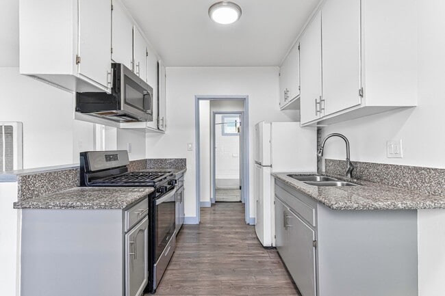 Photo - 210 E 29th St Unidad 17