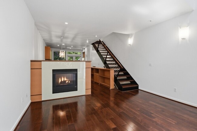 Photo - 2Bd/1.75Ba Bellevue Townhome