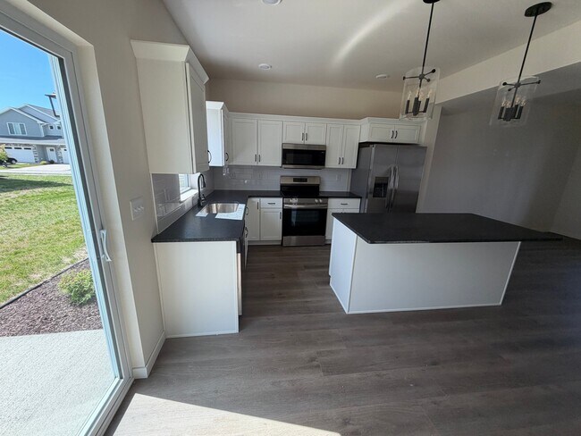 Photo - 1648 Aspen Ct