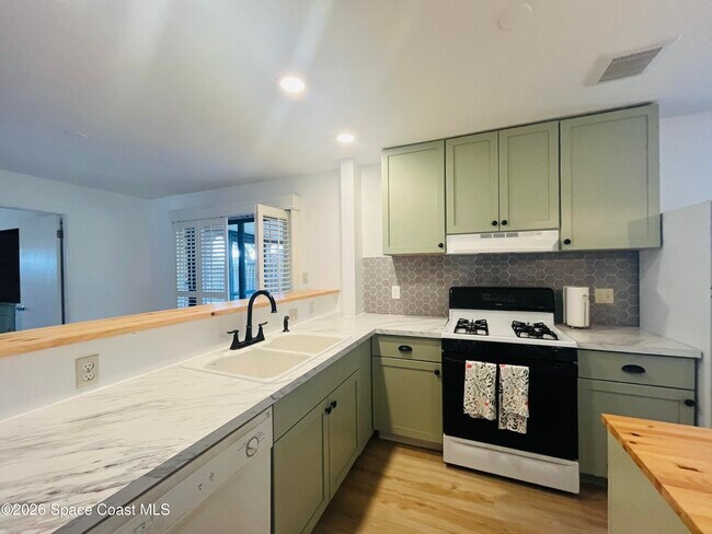 Photo - 285 E Lauren Ct