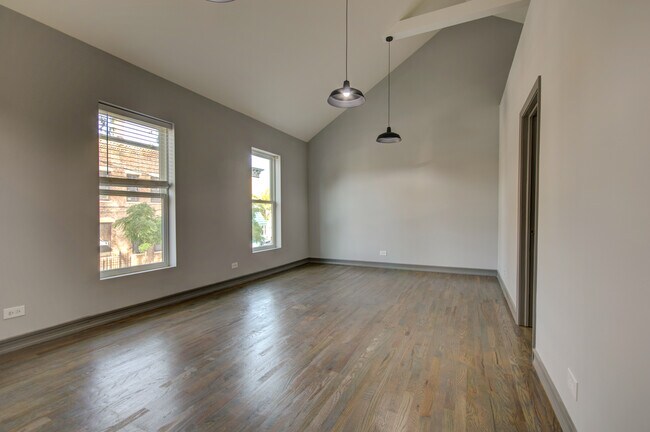 Photo - 1650 W 21st Pl Condo Unit ch2