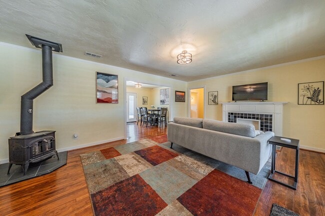 Photo - Charming 3BR/2BA Retreat: 2 Mi to the Forth Worth Stockyards