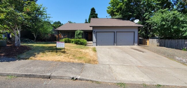 Three Bedroom w/ a Large Bonus Room on a C... - Three Bedroom w/ a Large Bonus Room on a C... House