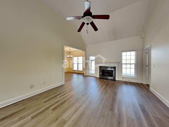 Photo - 642 Smoky Mountains Dr