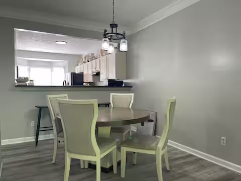 Photo - 5690 Hampton Ct