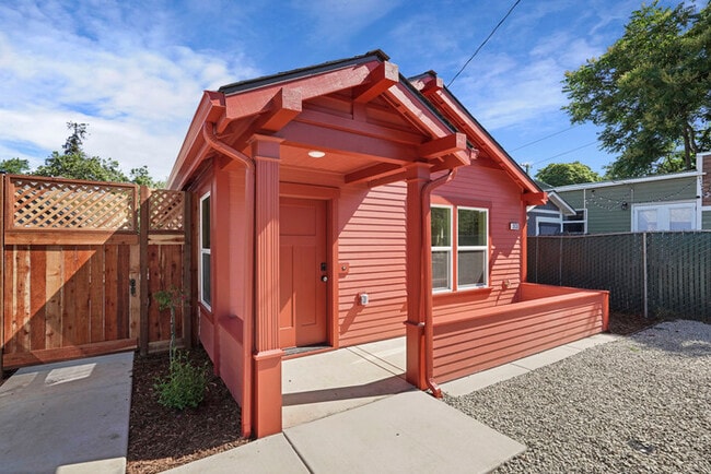 Photo - Beautifully Built 2/1 in North Oak Park Close to UC Davis + McGeorge Law School!