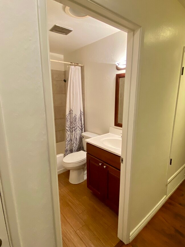 Photo - 15316 Montpellier Ave