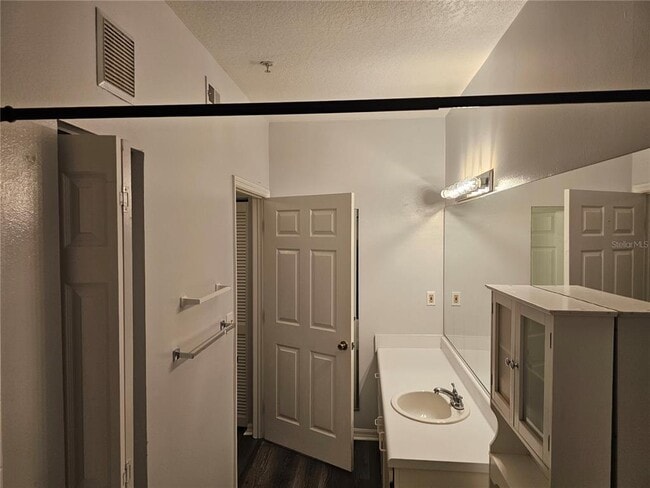 Photo - 5620 Pinnacle Heights Cir Unit 304