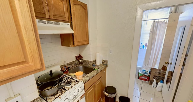 Photo - 142 Hemenway St