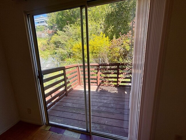 Building Photo - 8522 MacArthur Blvd