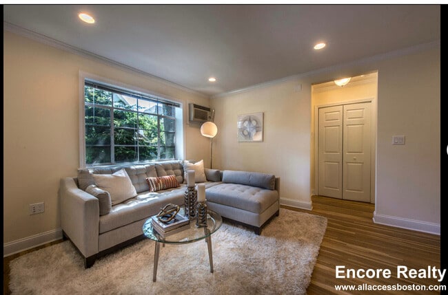 Photo - 84 St Paul St Unit 2