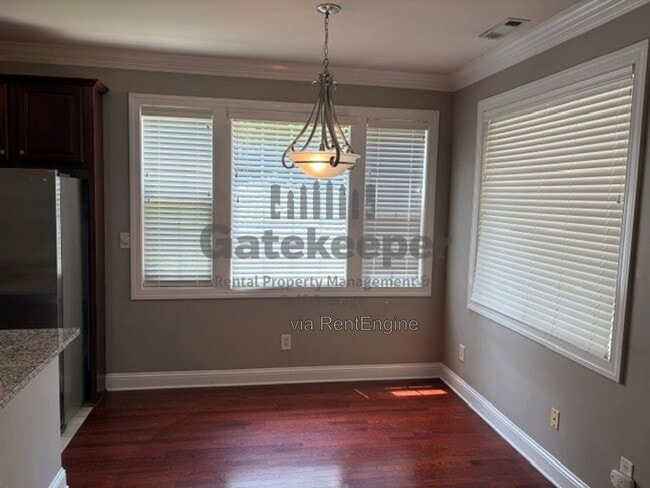 Photo - 208 Lenox Dr