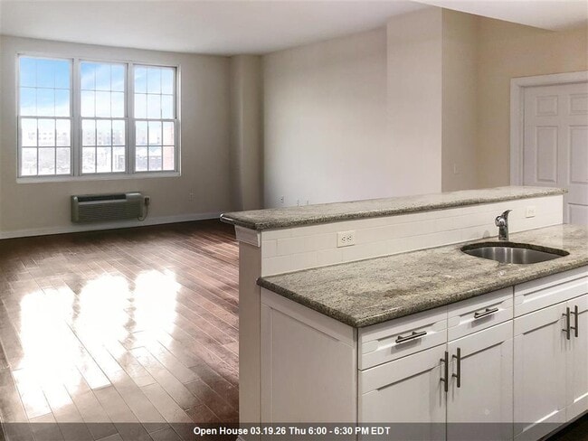 Building Photo - 319 Grant Ave Unit 205