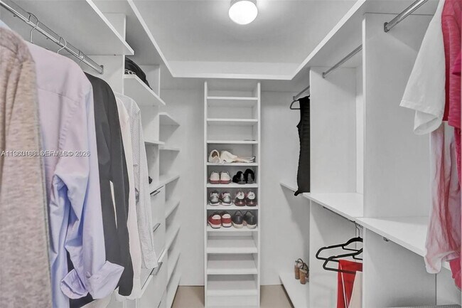 Photo - 488 NE 18th St Unidad 2207