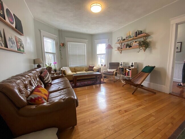 Photo - 410 Medford St Apartment Unit 2