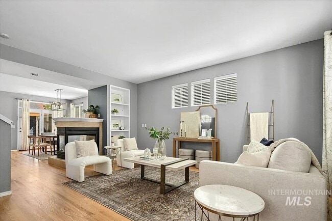 Photo - Charming 3 bedroom 2.5 bathroom in Desirable Area!