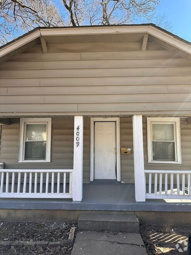 Building Photo - 2 Bedroom 1 Bath Rental