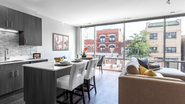 Photo - Luxe on Chicago Apartments