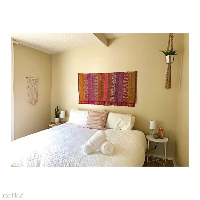 Photo - 2 br, 1 bath Apartment - 710 3rd St