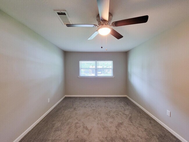 Photo - 5606 Willow Glen Dr
