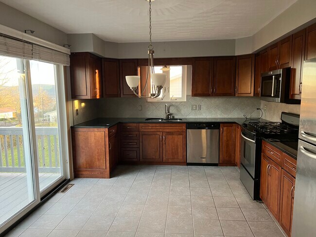 Photo - 828 Oak Hill Ave