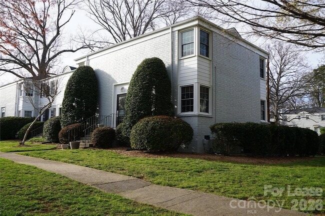 Building Photo - 524 Wakefield Dr