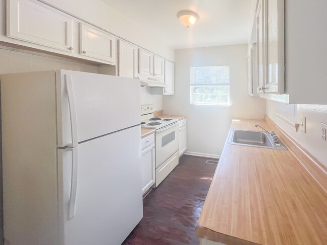 Photo - 520 Lancaster Creek Dr