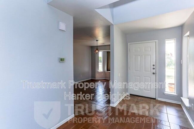 Photo - 320 Armadillo Ln
