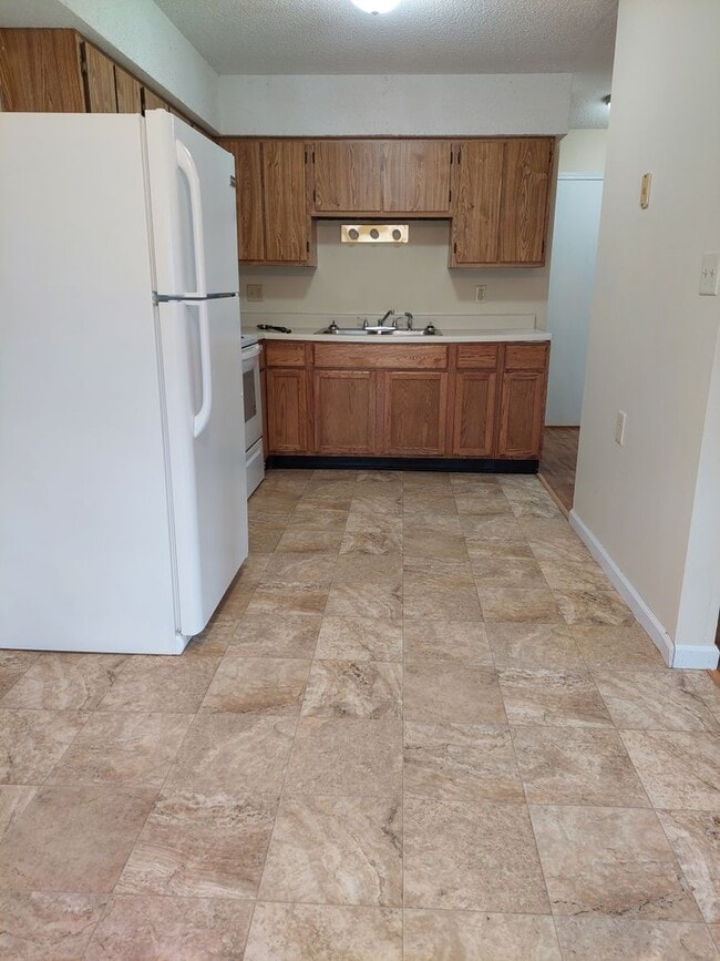 Photo - Rosewood Apartments Unit 02